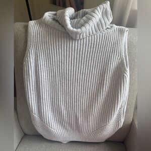 Sleeveless Turtleneck Knit Sweater - Light Gray